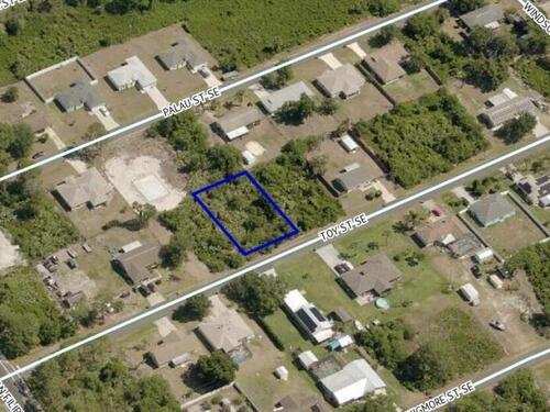 1541 Toy Street SE, Palm Bay, FL 32909