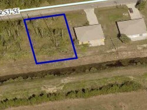 1160 Larkspur Street SE, Palm Bay, FL 32909