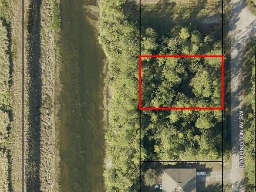 752 Darlington Avenue SW, Palm Bay, FL 32908