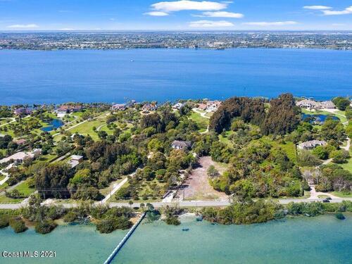 6929 S Tropical Trail, Merritt Island, FL 32952