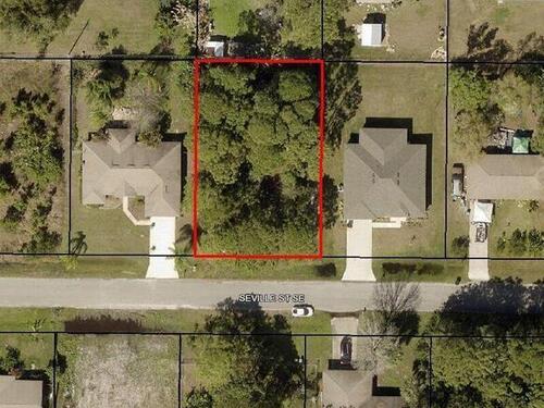 561 Seville Street SE, Palm Bay, FL 32909