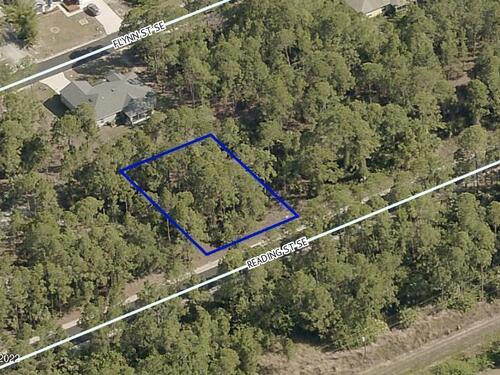 635 Reading Street SE, Palm Bay, FL 32909