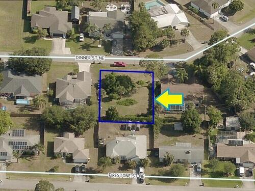 682 Dinner Street NE, Palm Bay, FL 32907