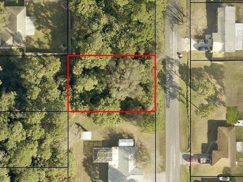 574 Giovanni Road NW, Palm Bay, FL 32907