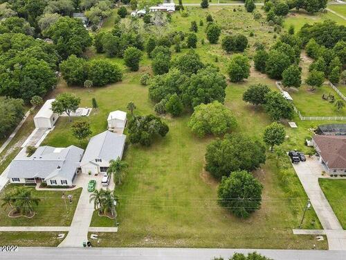 2200 Freedom Avenue, Mims, FL 32754