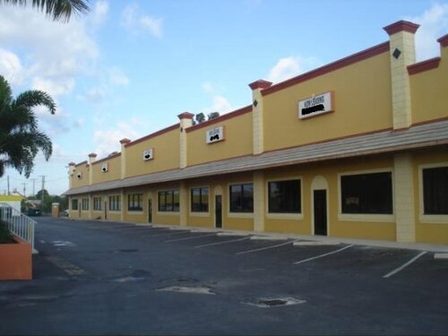 230 E Merritt Island Causeway, Merritt Island, FL 32952