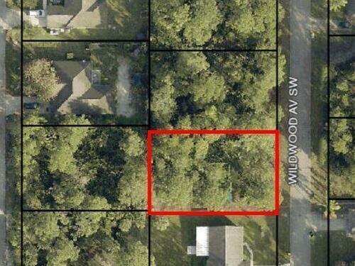 582 Wildwood Avenue SW, Palm Bay, FL 32908