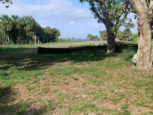 9020 S Tropical Trail, Merritt Island, FL 32952