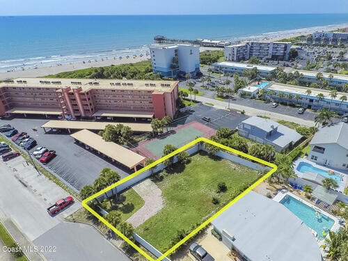 207 Barlow Avenue, Cocoa Beach, FL 32931