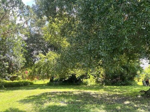 832 New Zealand Avenue NW, Palm Bay, FL 32907