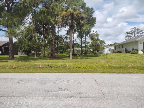 1234 Camas Avenue NW, Palm Bay, FL 32907