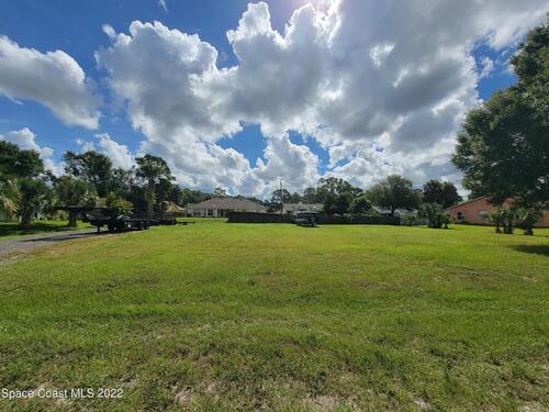 1285 Amador Avenue NW, Palm Bay, FL 32907