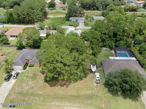 837 Americana Boulevard NW, Palm Bay, FL 32907