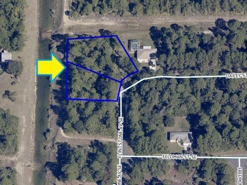 2600 Flintstone Avenue SE, Palm Bay, FL 32909