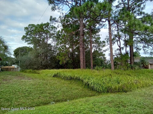 1280 Monument Avenue SE, Palm Bay, FL 32909