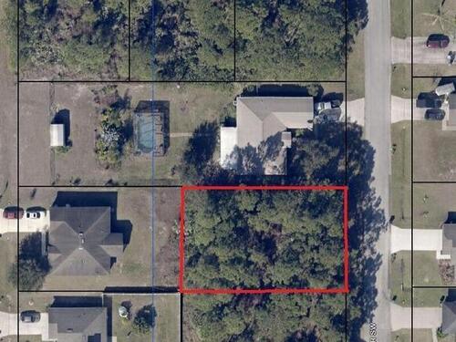 560 David Circle SW, Palm Bay, FL 32908
