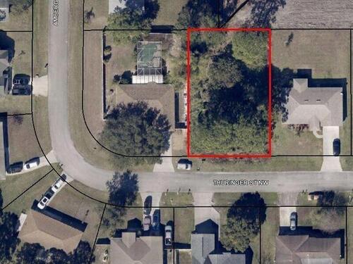 883 Thuringer Street NW, Palm Bay, FL 32907