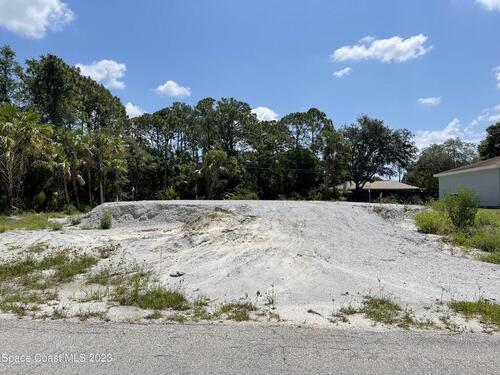 842 Angelico Road NW, Palm Bay, FL 32907