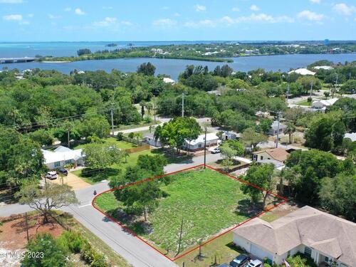 3855 Palm Avenue, Micco, FL 32976