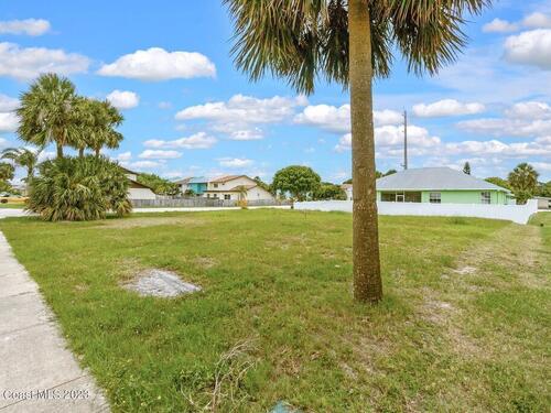 325 Corona Avenue, Cocoa Beach, FL 32931