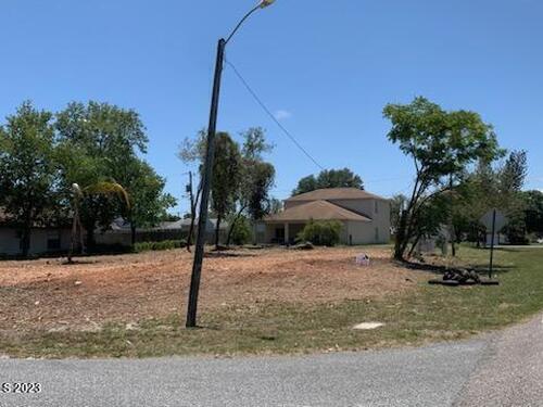 2206 Hialeah Street NE, Palm Bay, FL 32907