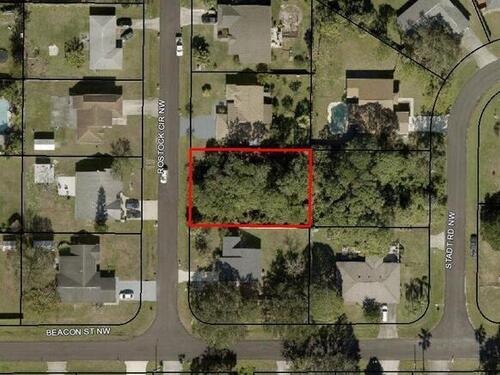890 Rostock Circle NW, Palm Bay, FL 32907
