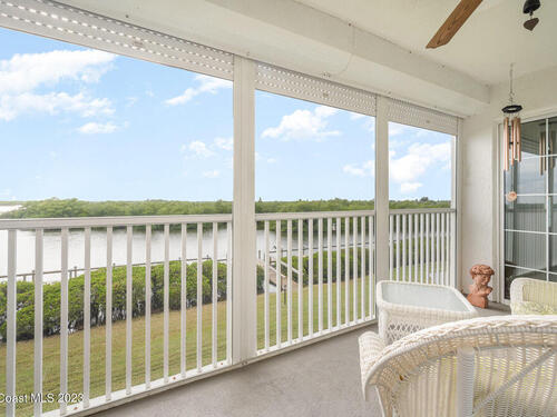 580 S Brevard Avenue S, Cocoa Beach, FL 32931