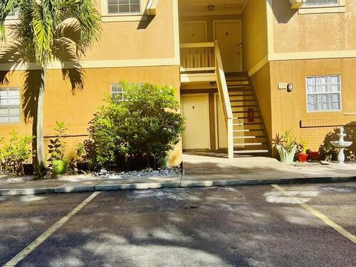 147 Cambridge Lane, Melbourne, FL 32935