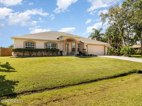 728 Munich Street NW, Palm Bay, FL 32907