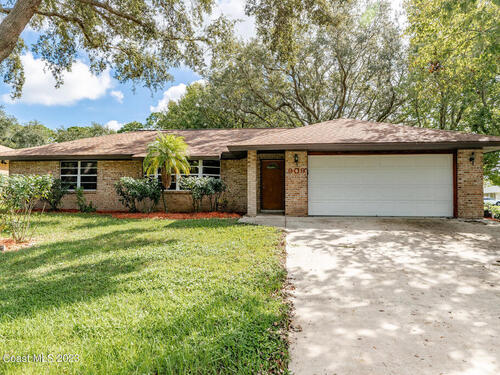 909 Essen Avenue NW, Palm Bay, FL 32907