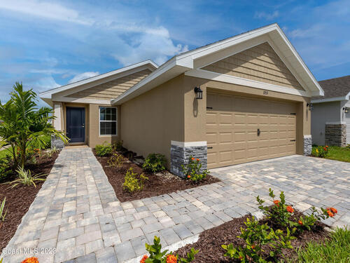 1038 Grantham Lane SE, Palm Bay, FL 32909