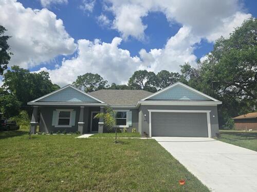 576 Borraclough Avenue NW, Palm Bay, FL 32907