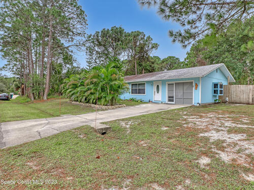 1562 Holcomb Street NW, Palm Bay, FL 32907