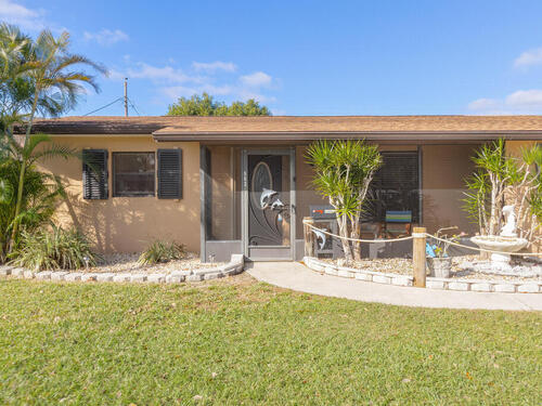 562 Clarke Avenue, Melbourne, FL 32935