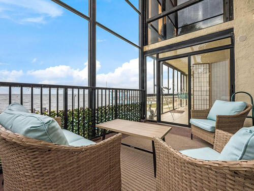 525 Indian River Avenue, Titusville, FL 32796